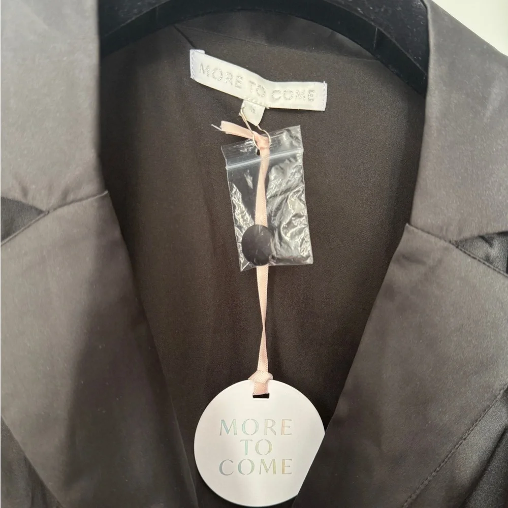 NWT REVOLVE MORE TO COME Julia Blazer Top in Black Size S - Picture 7 of 7